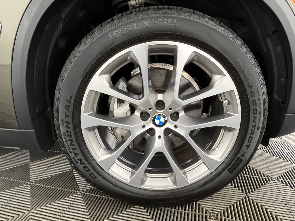 Certified Used 2024 Green Metallic BMW xDrive40i image 15