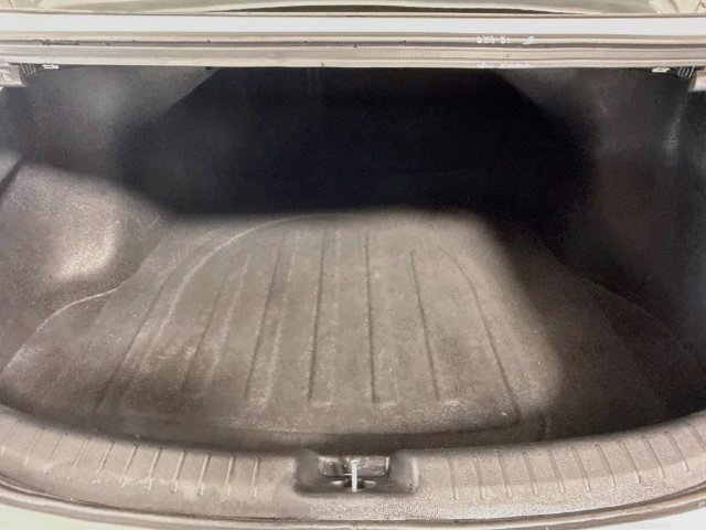 Used 2022 Snow White Pearl Kia GT image 31