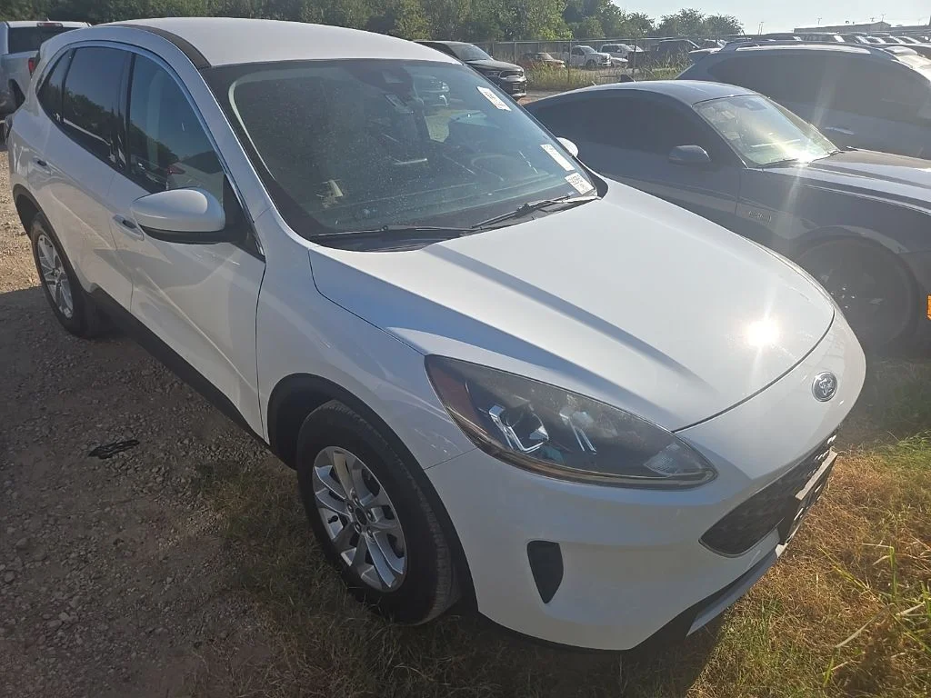 Used 2021 White Ford SE image 4