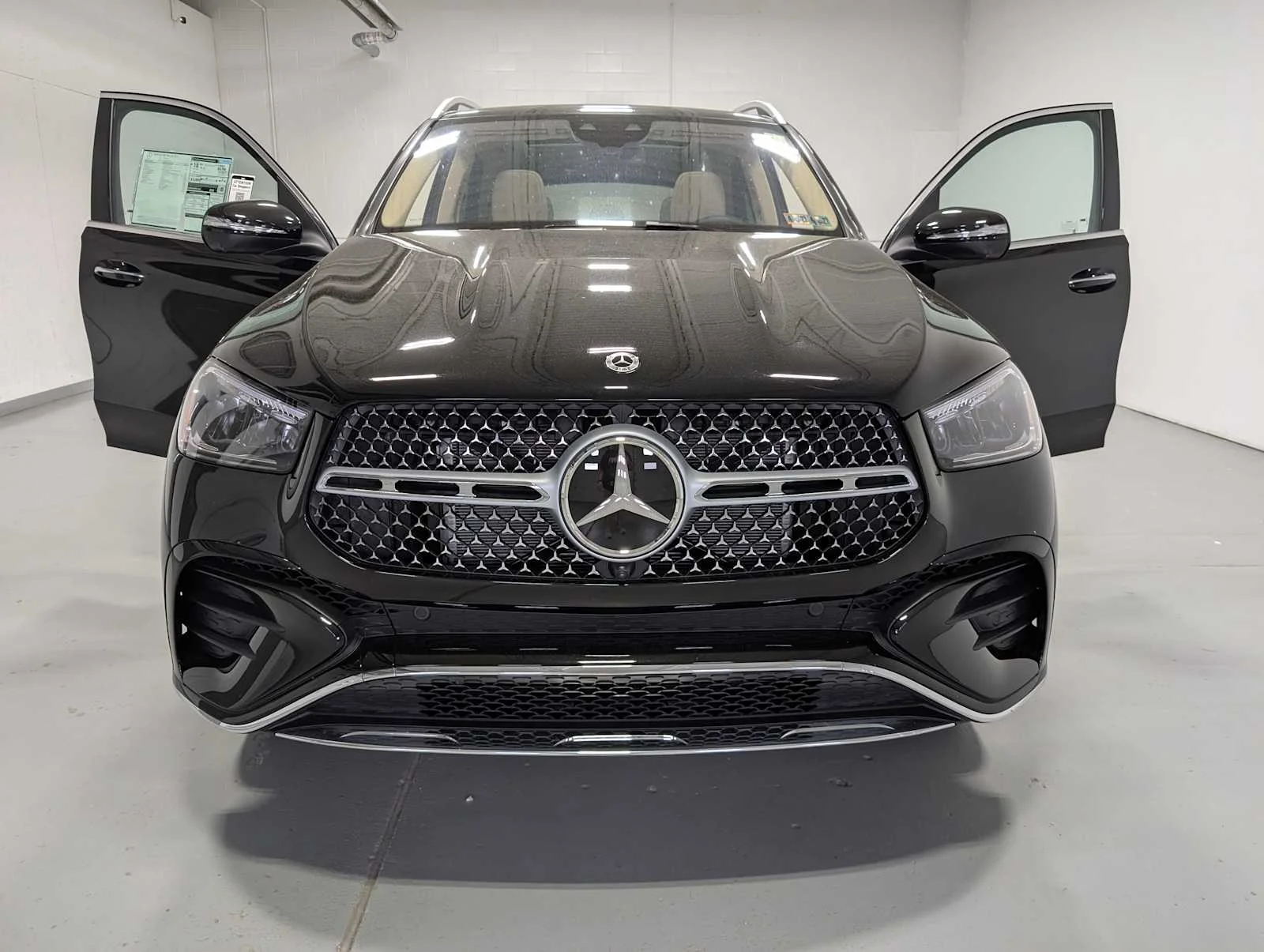 New 2026 Obsidian Black Metallic Mercedes-Benz GLE 580 image 13