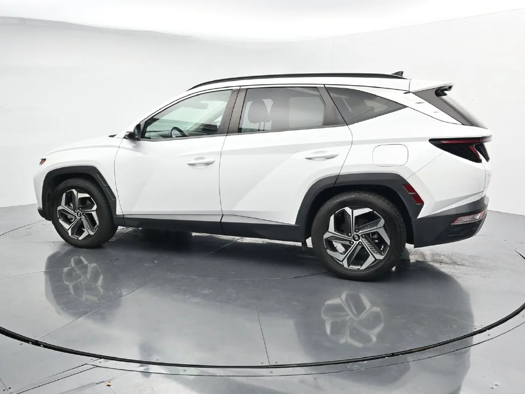 Used 2022 Gray Hyundai SEL image 4
