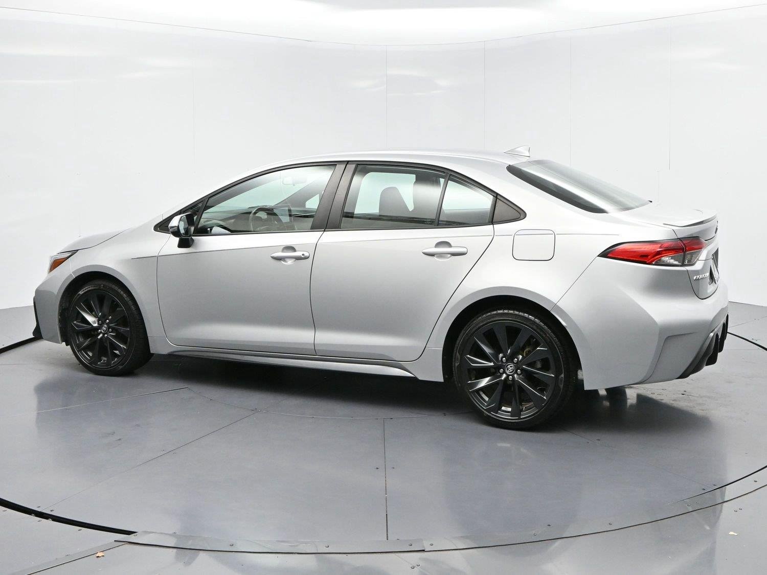Used 2023 Silver Toyota SE image 5