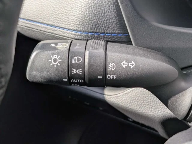 Used 2021 Blue Print/midn Toyota Hybrid XSE image 28