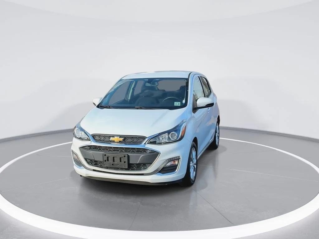 Used 2021 White Chevrolet 1LT image 4