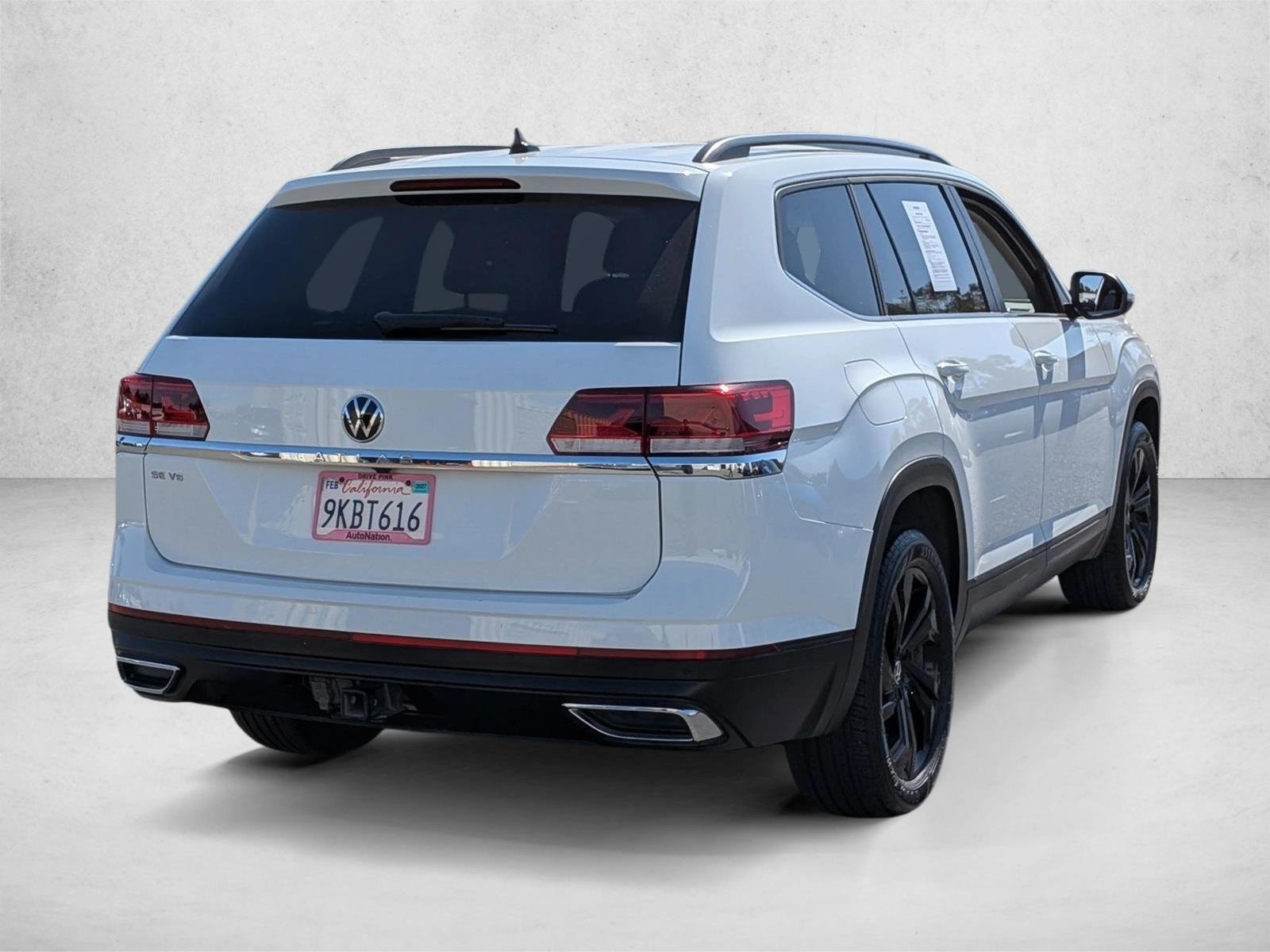 Used 2023 Pure White Volkswagen 3.6L V6 SE w/Technology image 5