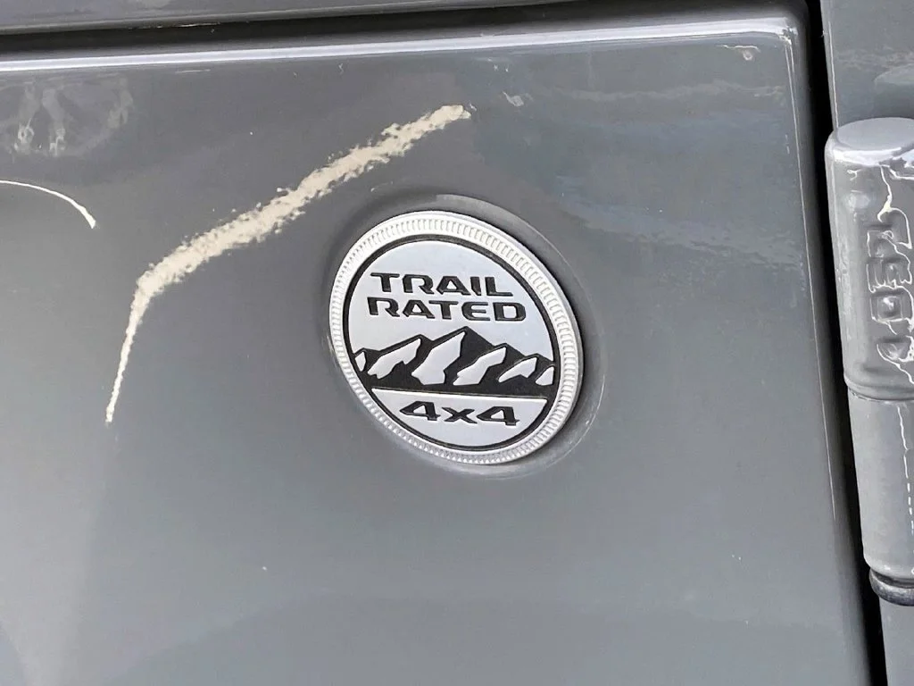 Used 2019 Gray Clearcoat Jeep Sport S image 30