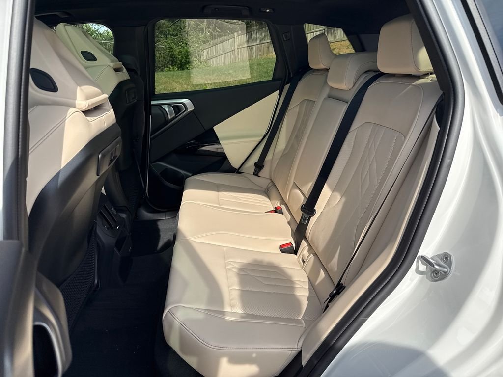 New 2026 White BMW 30 xDrive image 24