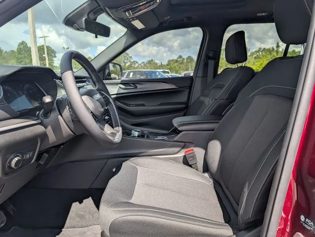 2026 Jeep Grand Cherokee Laredo - Photo 16