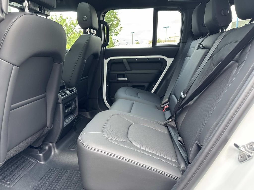 New 2026 Fuji White Land Rover S image 13