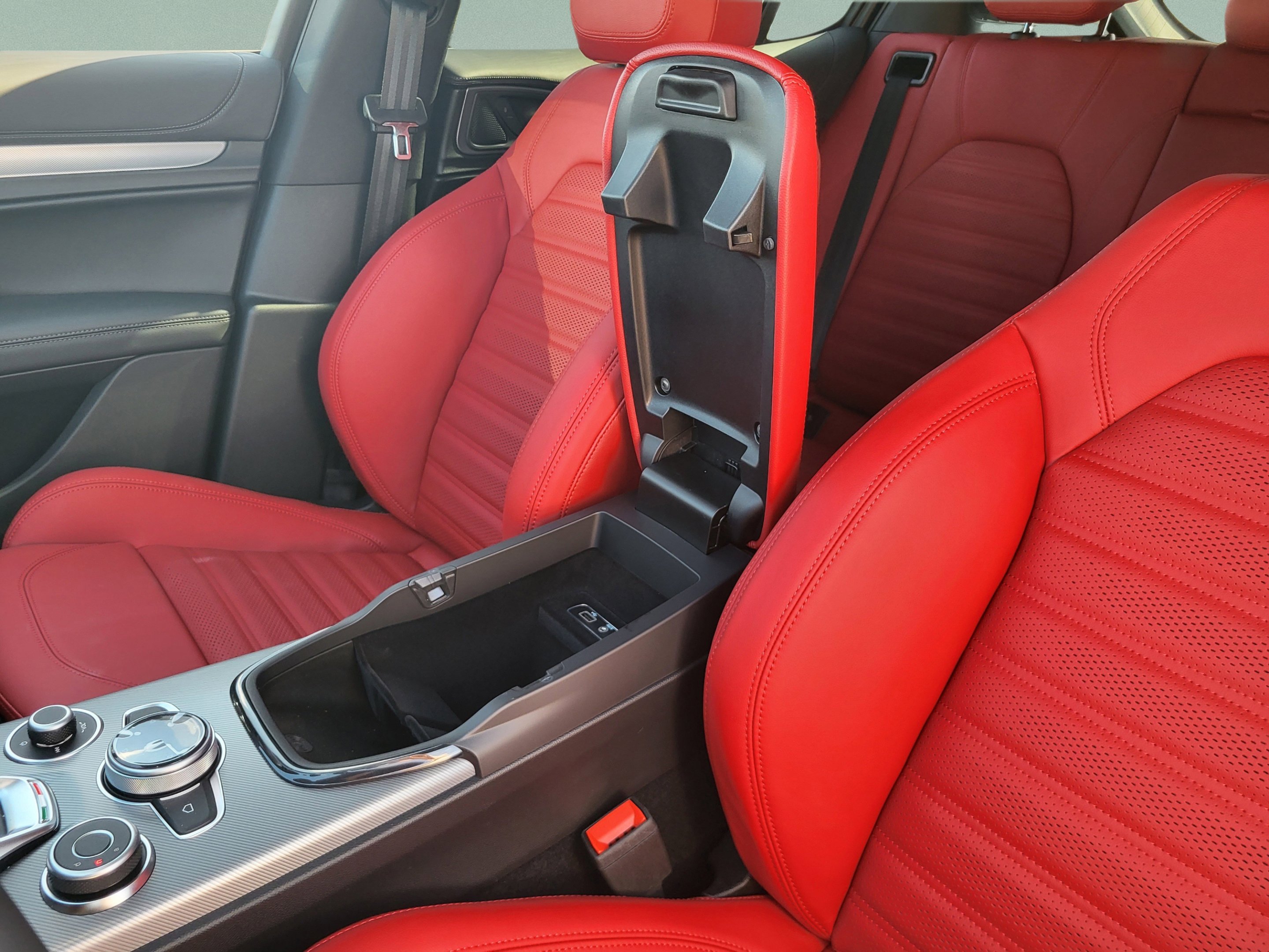 New 2026 Vulcano Black Metallic Alfa Romeo  image 44