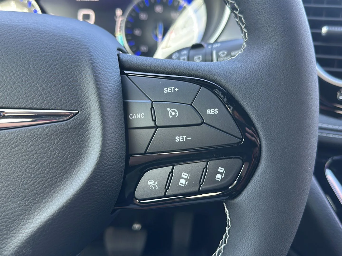 2026 Chrysler Pacifica Limited - Photo 15