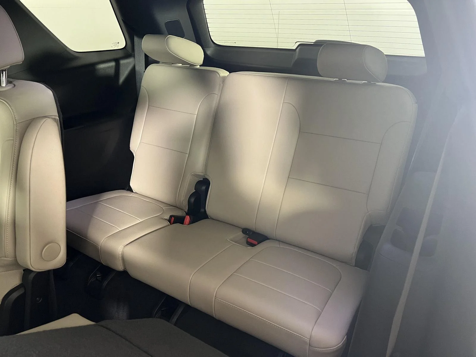 Used 2023 Silver Sage Chevrolet LT Leather image 20