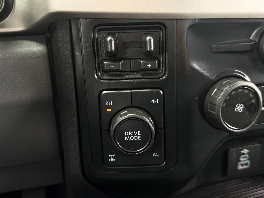 Used 2024 Silver Ford XL image 22