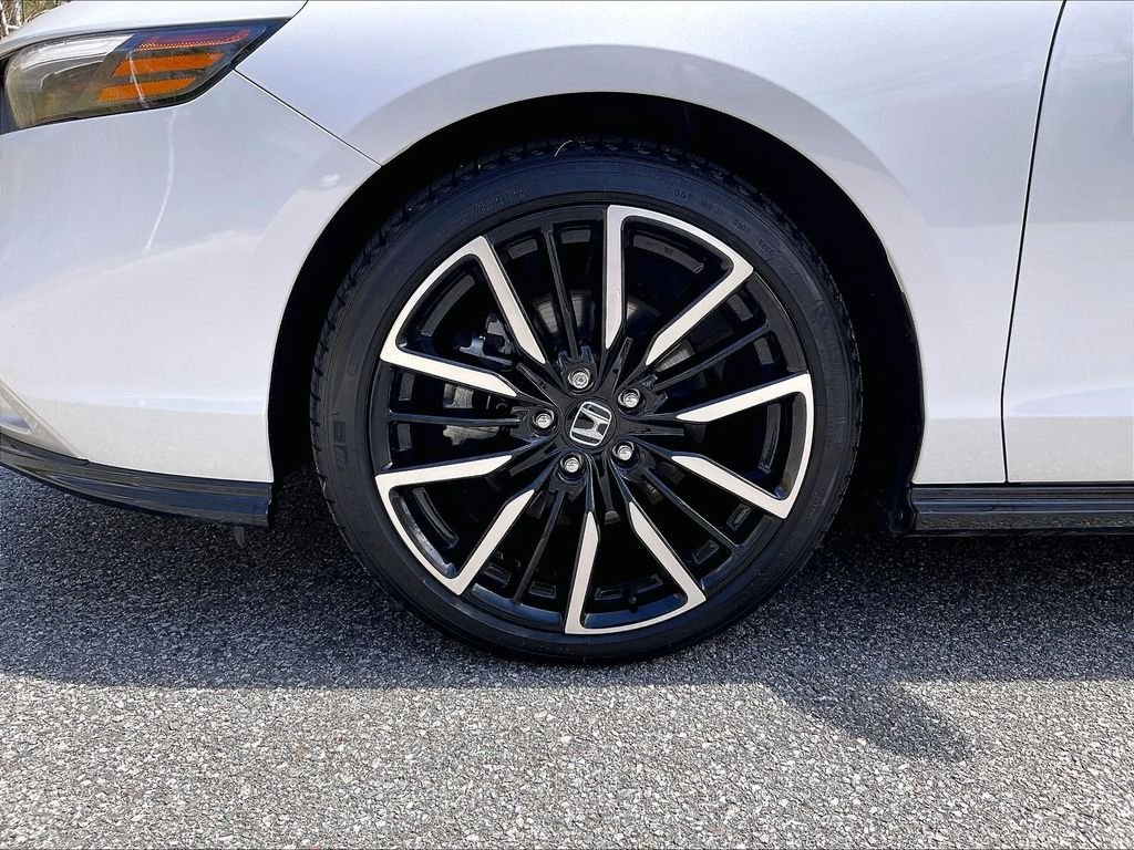Used 2025 White Honda Touring image 7