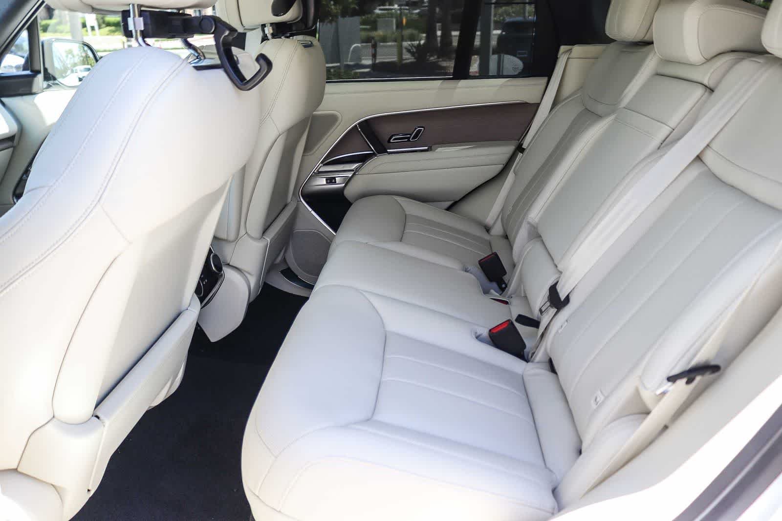 New 2026 Fuji White Land Rover SE image 16