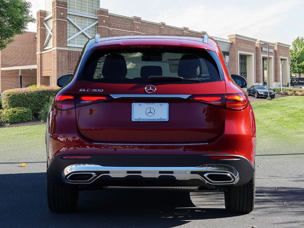 Used 2026 Patagonia Red Metallic Mercedes-Benz GLC 300 image 5