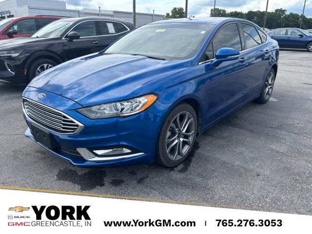 Used 2017 Blue Ford SE image 1