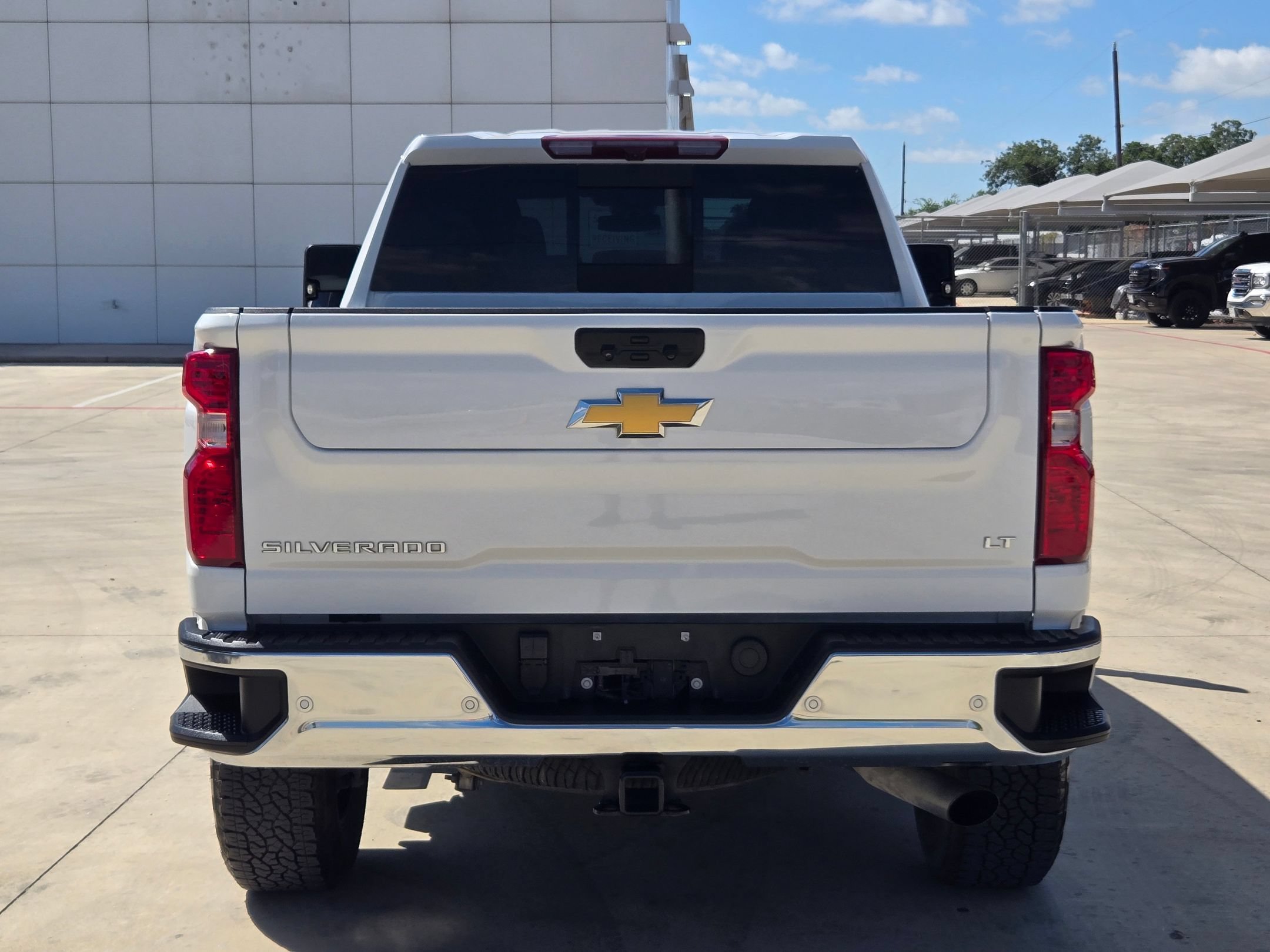 Used 2025 Summit White Chevrolet LT image 6