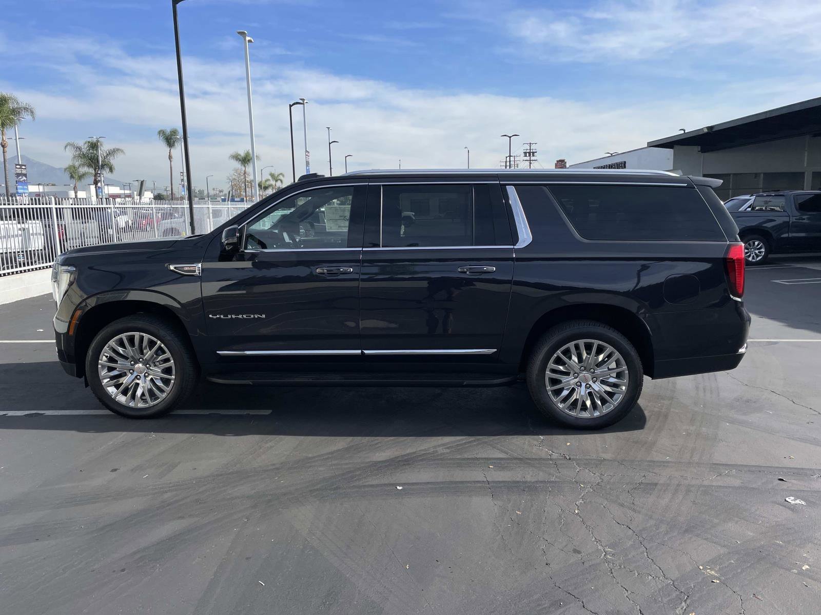 2026 GMC Yukon XL Elevation - Photo 8
