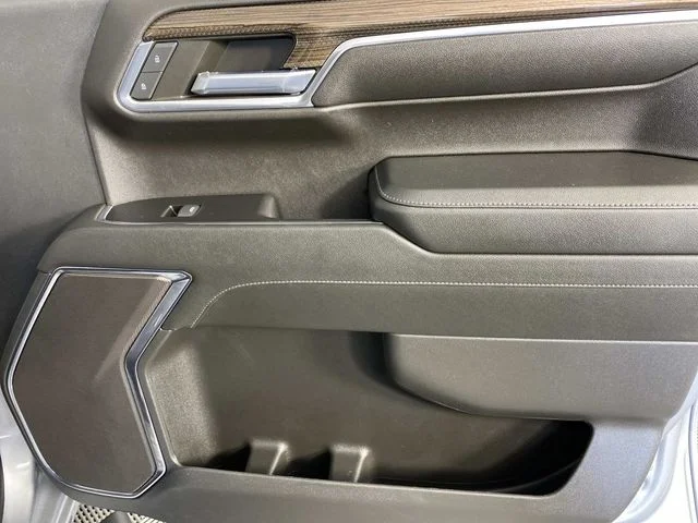 Used 2023 Gray Chevrolet LT image 23