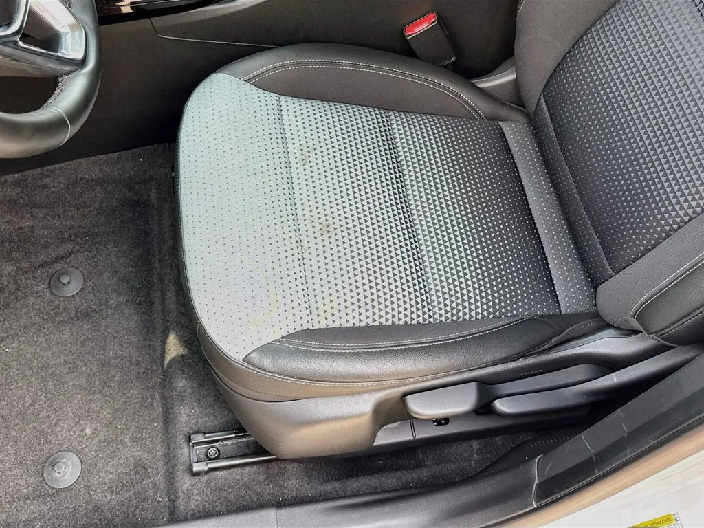 2025 Chevrolet Trax LT - Photo 22