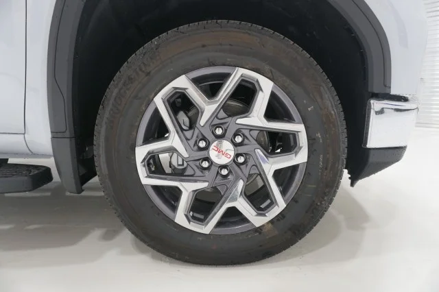 New 2026 Glacier White Tricoat GMC SLT image 5