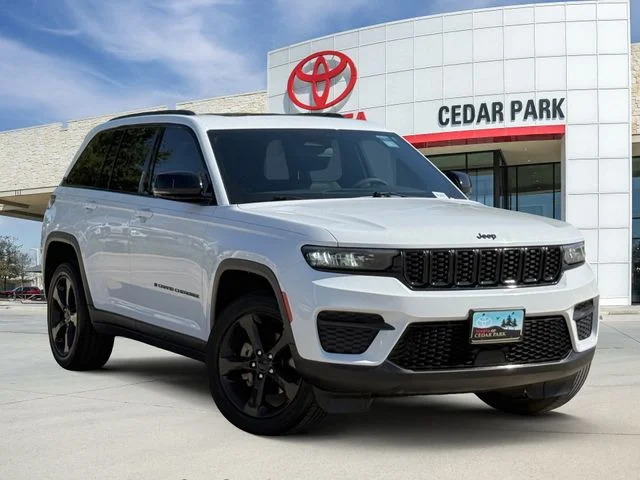 Pre-Owned 2023 Jeep Grand Cherokee Altitude RWD 4D Sport Utility