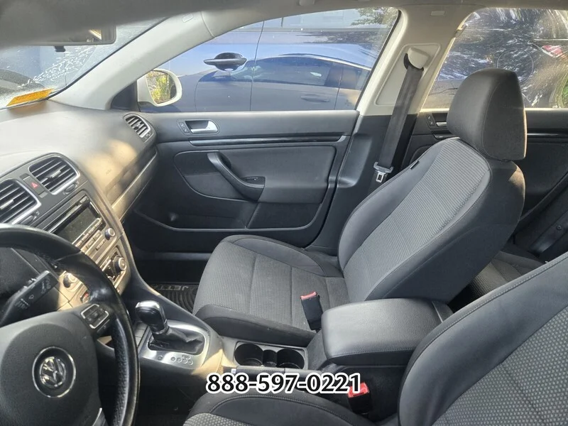Used 2014 Candy White Volkswagen 2.5L S image 2