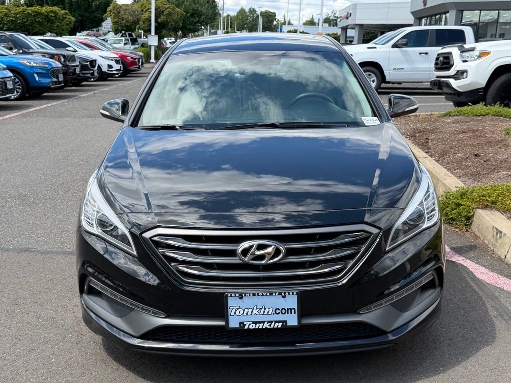 Used 2015 Black Hyundai Sport image 3