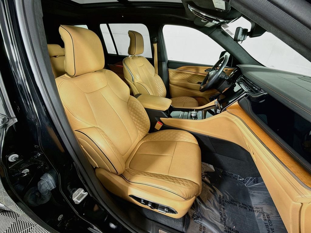 Used 2023 Black Jeep Summit Reserve image 30