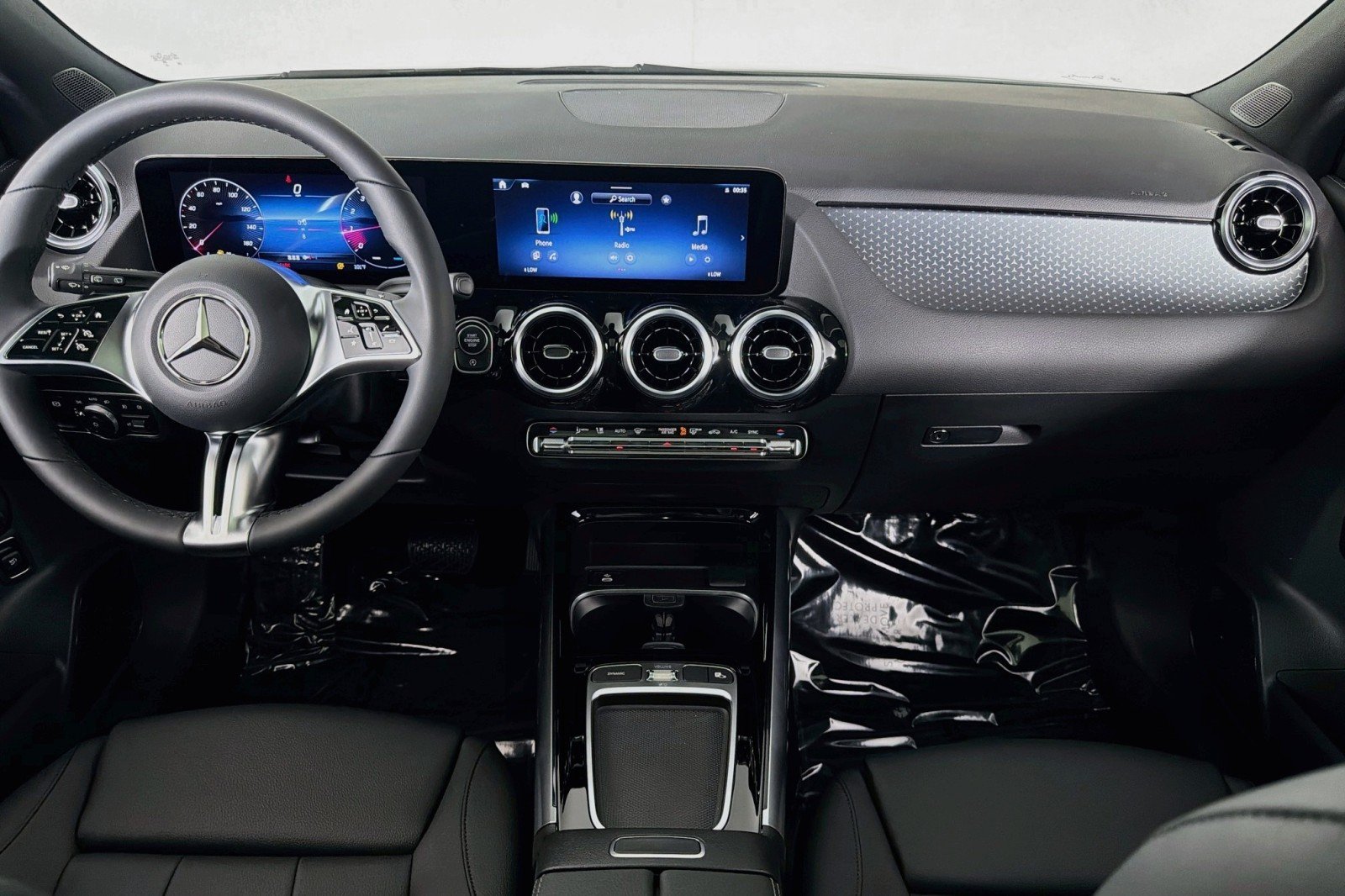 New 2026 Polar White Mercedes-Benz GLA 250 SUV image 4