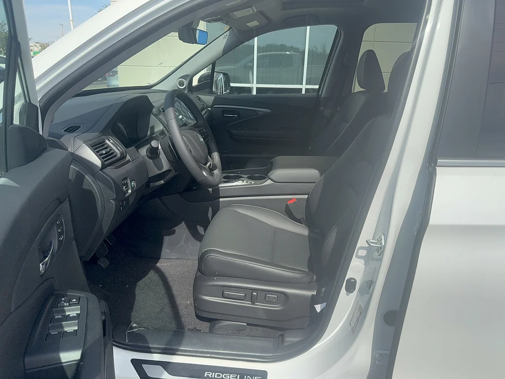 New 2026 Platinum White Pearl Honda RTL image 10