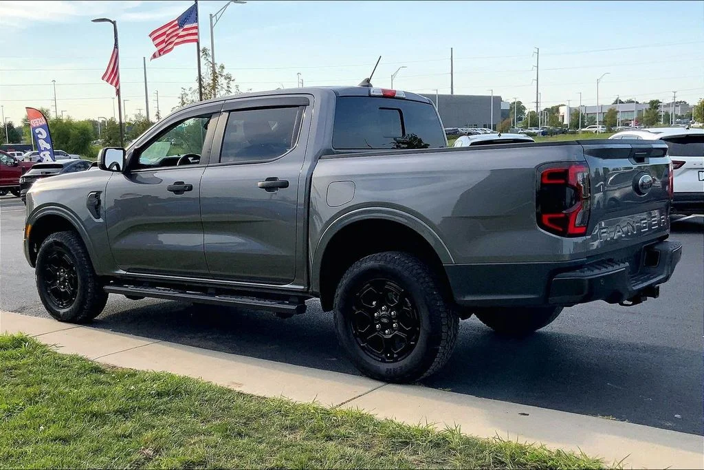 Used 2025 Gray Ford XLT image 2