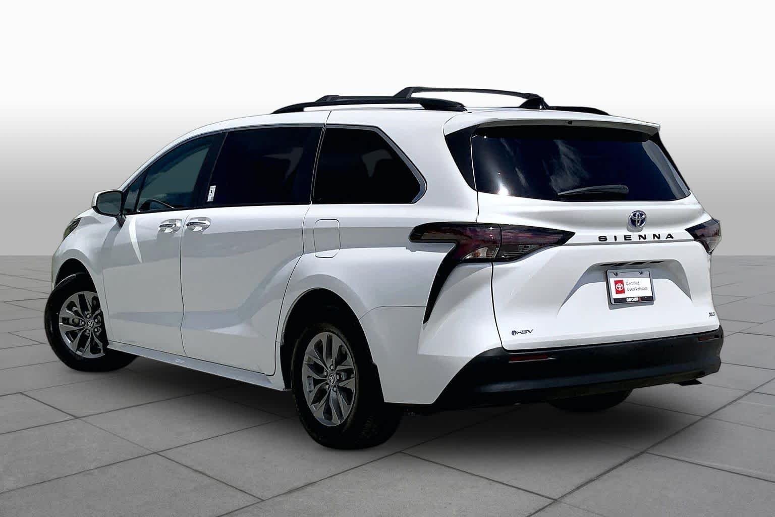 Used 2025 Wind Chill Pearl Toyota XLE image 12