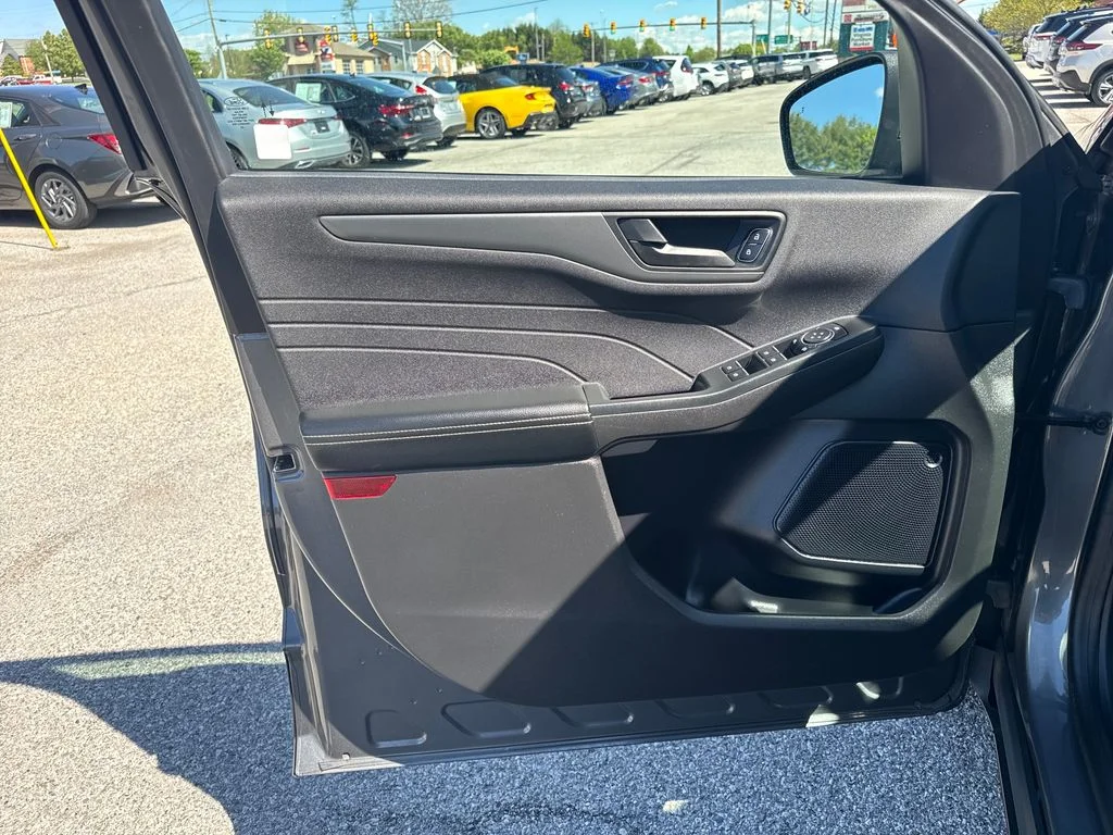 Used 2023 Gray Ford Active image 11