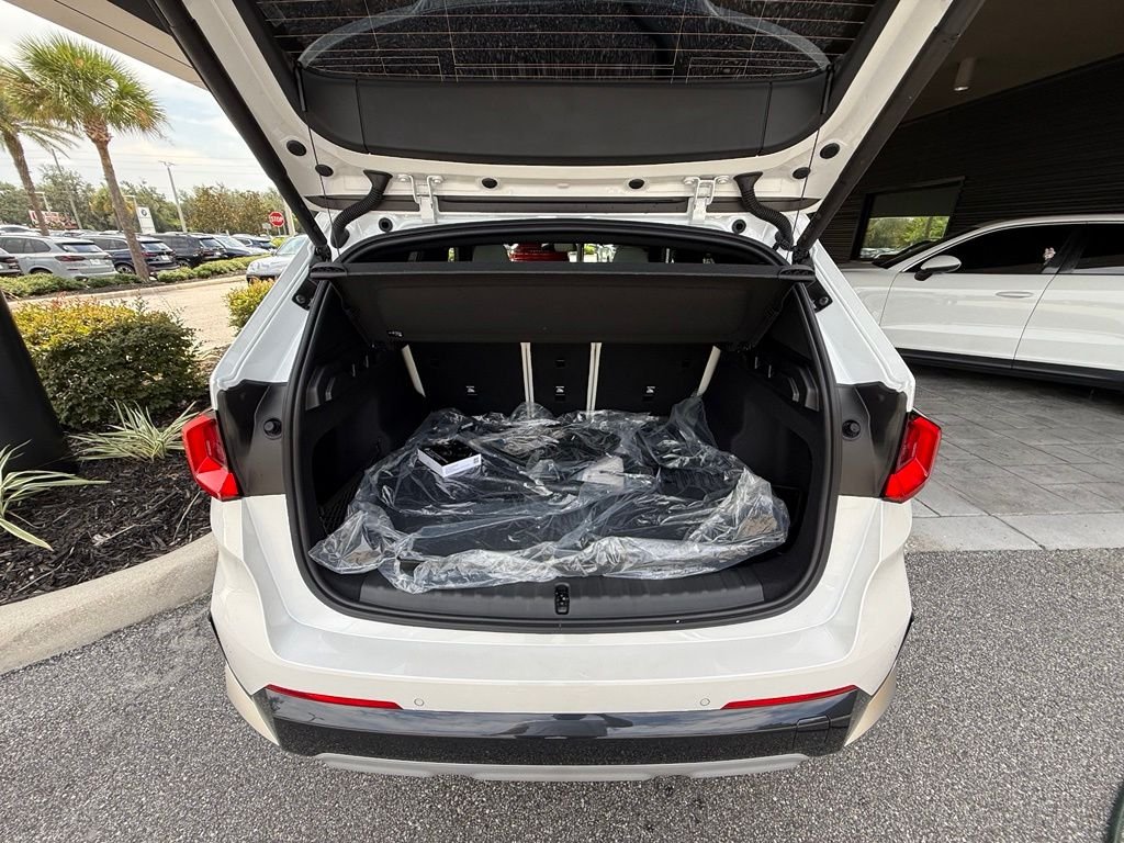 New 2026 White BMW xDrive28i image 23