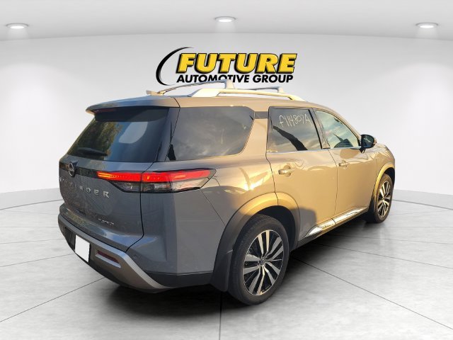 Used 2024 Gray Nissan Platinum image 3