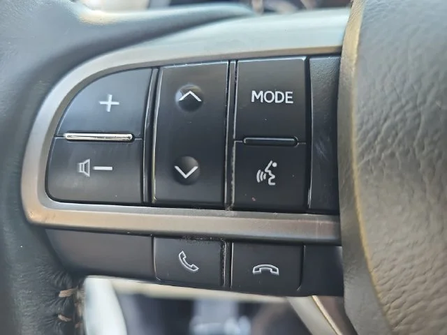 Used 2021 White Lexus 460 image 17