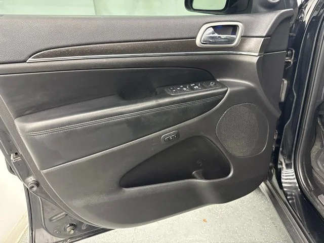 Used 2018 Black Jeep Limited image 19