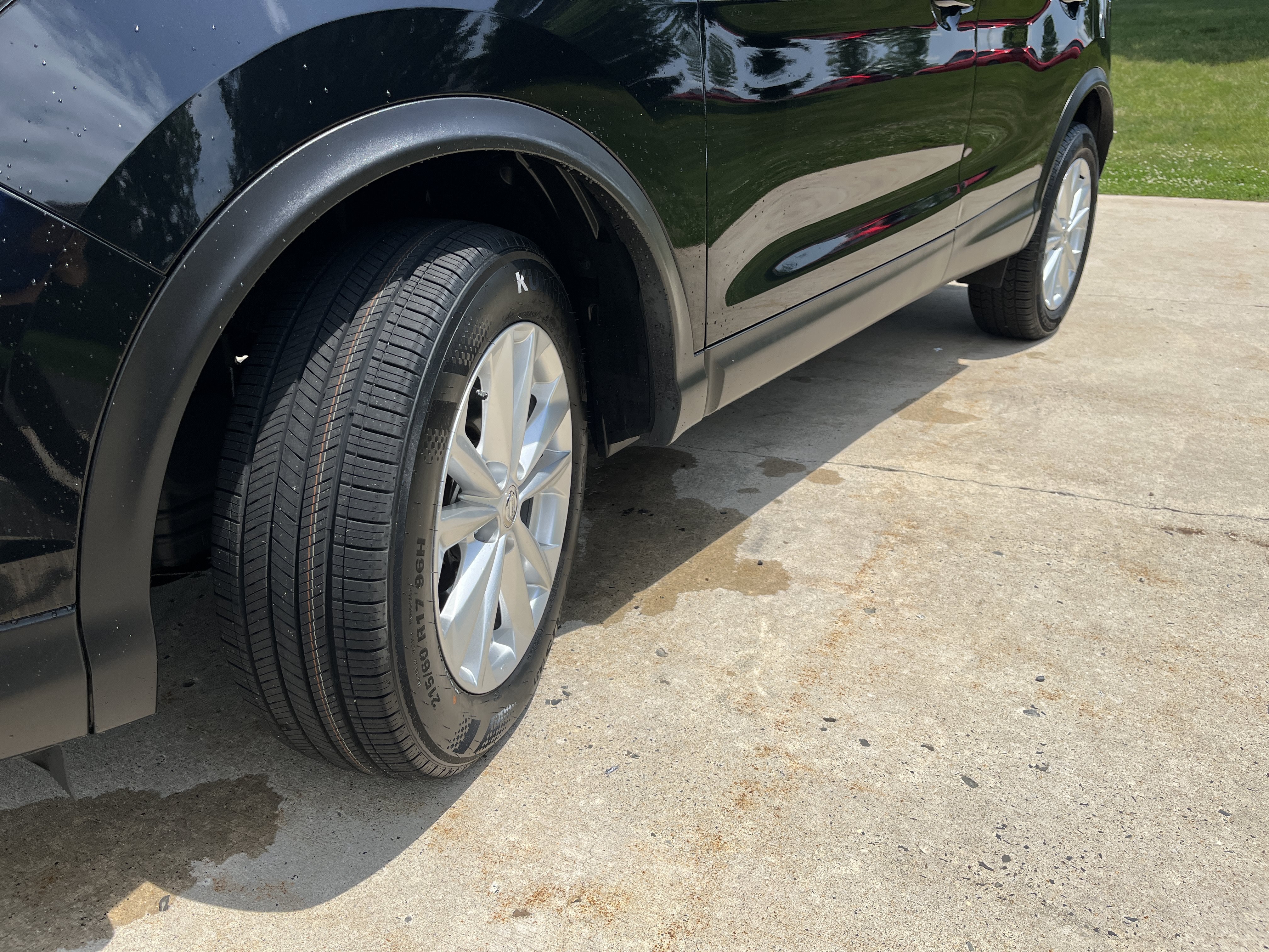 Used 2017 Magnetic Black Nissan SV image 14