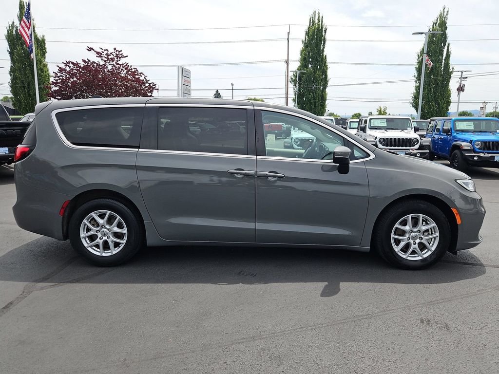 Used 2023 Ceramic Gray Clearcoat Chrysler Touring L image 7