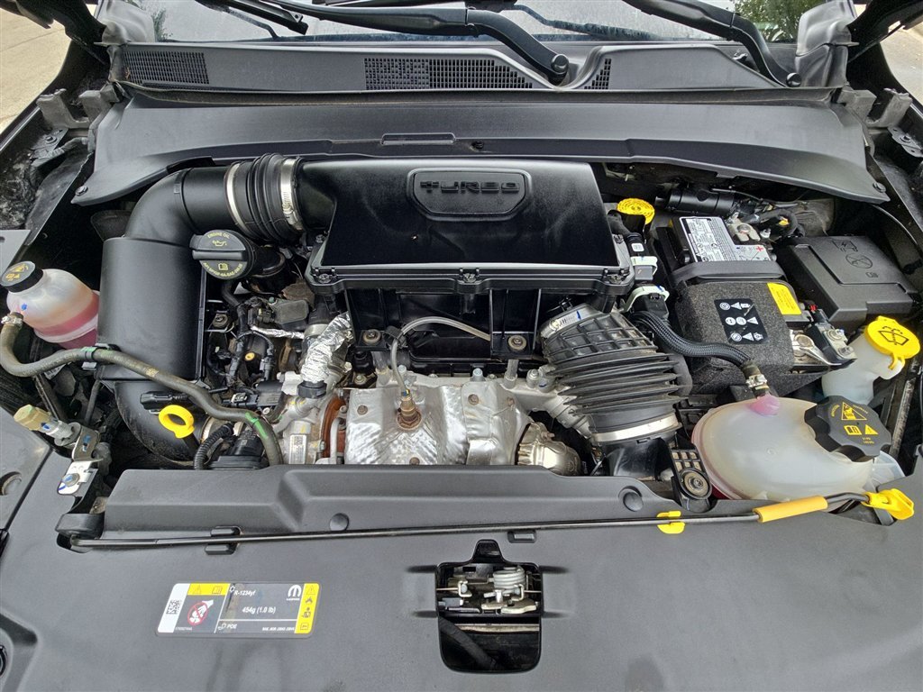 Certified Used 2025 Black Jeep Latitude image 13