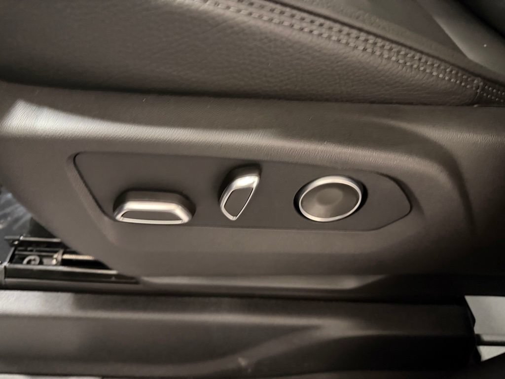 2026 GMC Yukon Denali - Photo 28