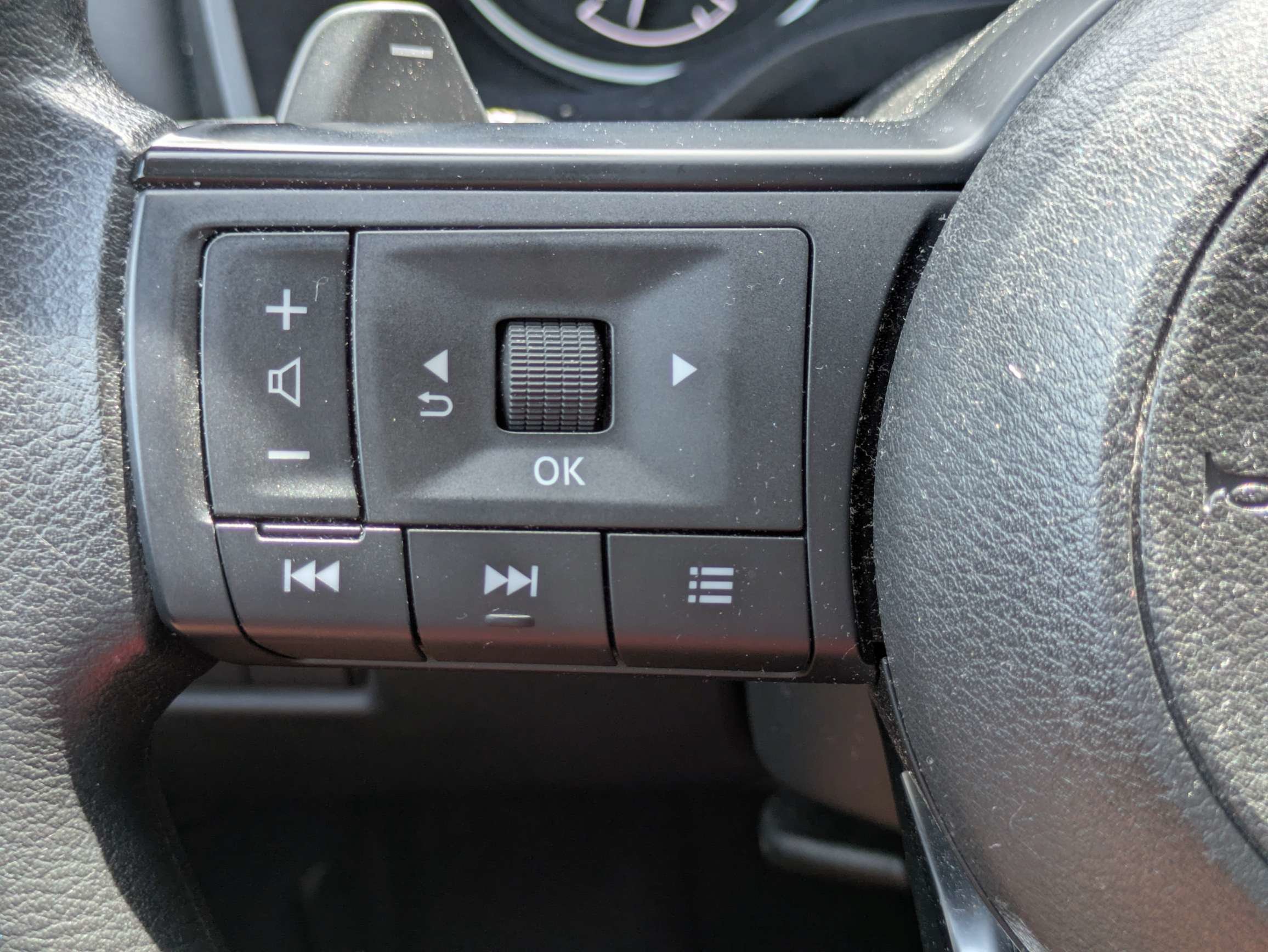 Used 2021 Black Nissan S image 22
