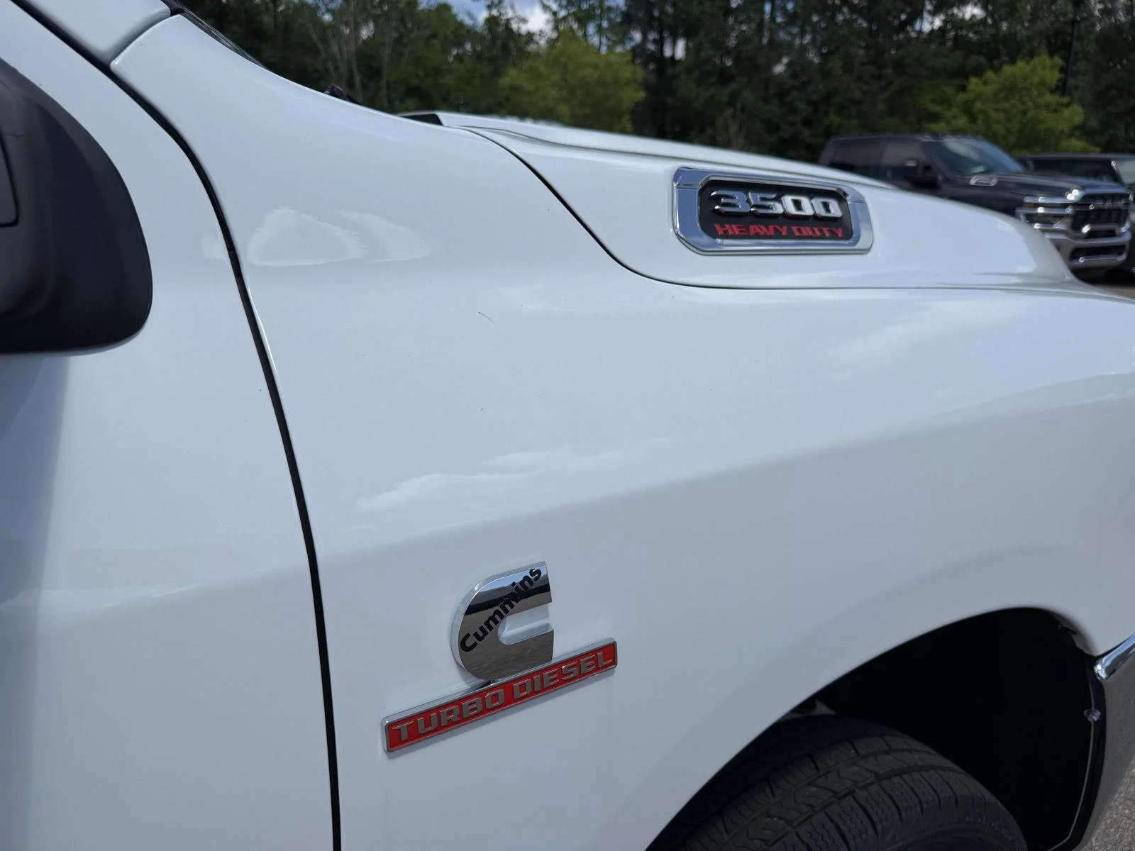 New 2026 Bright White Clear-Coat Exterior Paint RAM Tradesman image 25