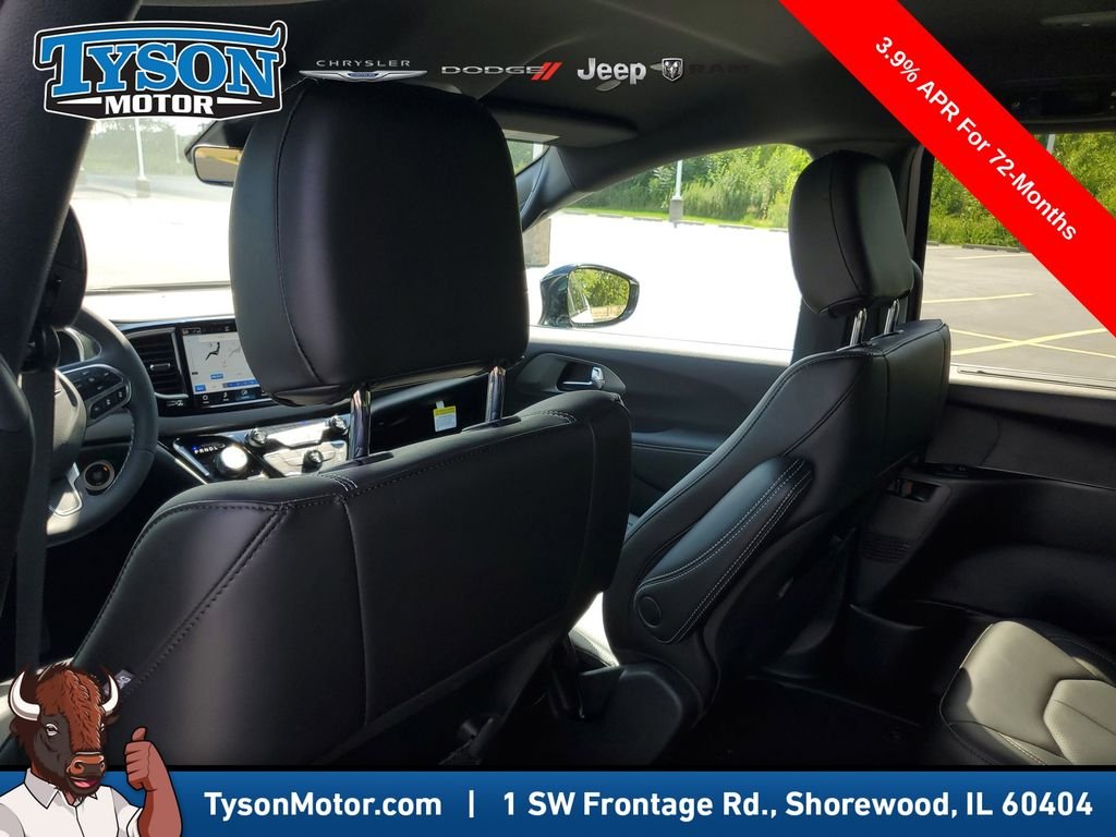 2026 Chrysler Voyager LX - Photo 11