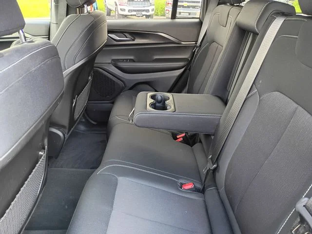 Used 2025 Silver Jeep Laredo X image 18