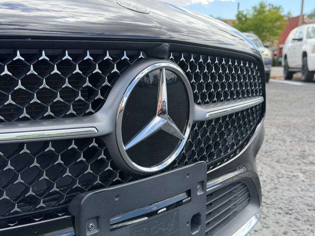 Used 2025 black Mercedes-Benz CLA 250 image 4