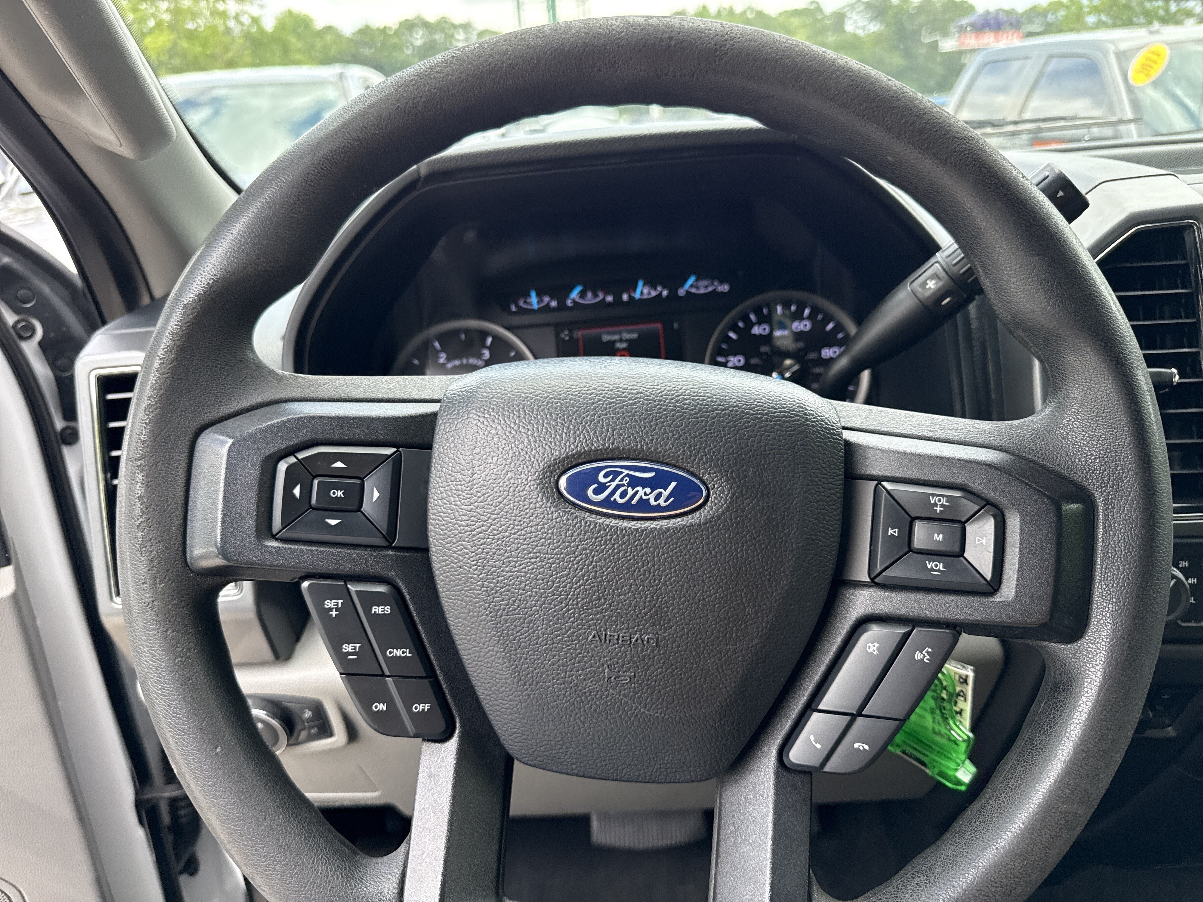 Used 2019 Oxford White Ford XLT image 25