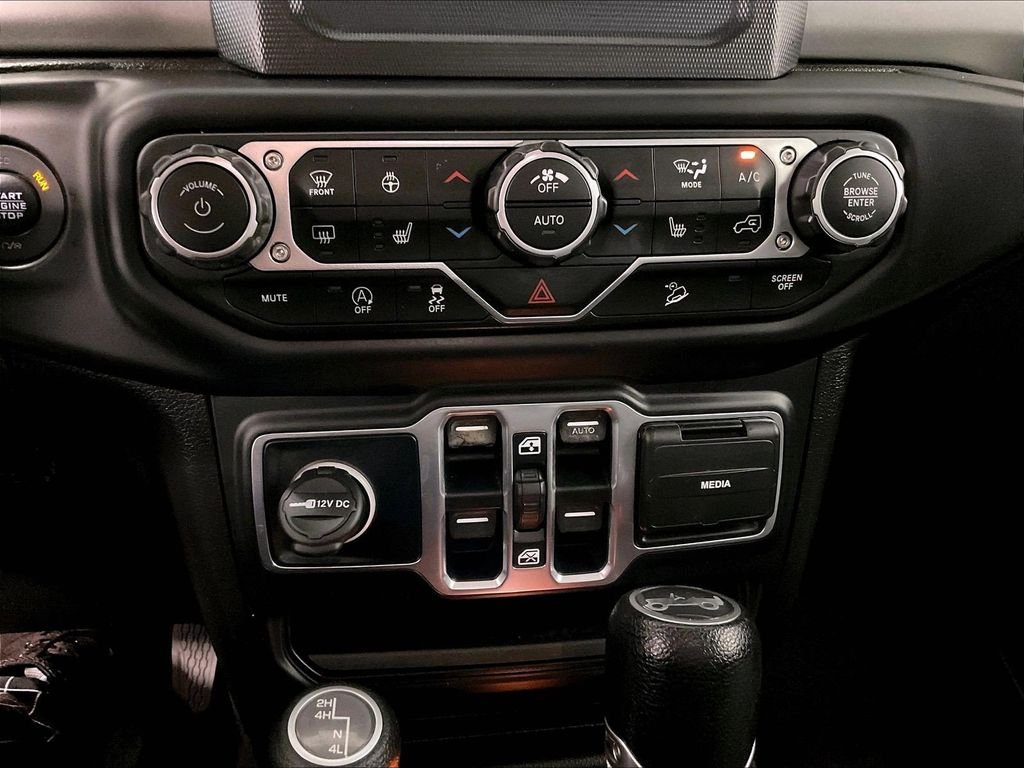 Used 2018 Silver Jeep Unlimited Sahara image 25